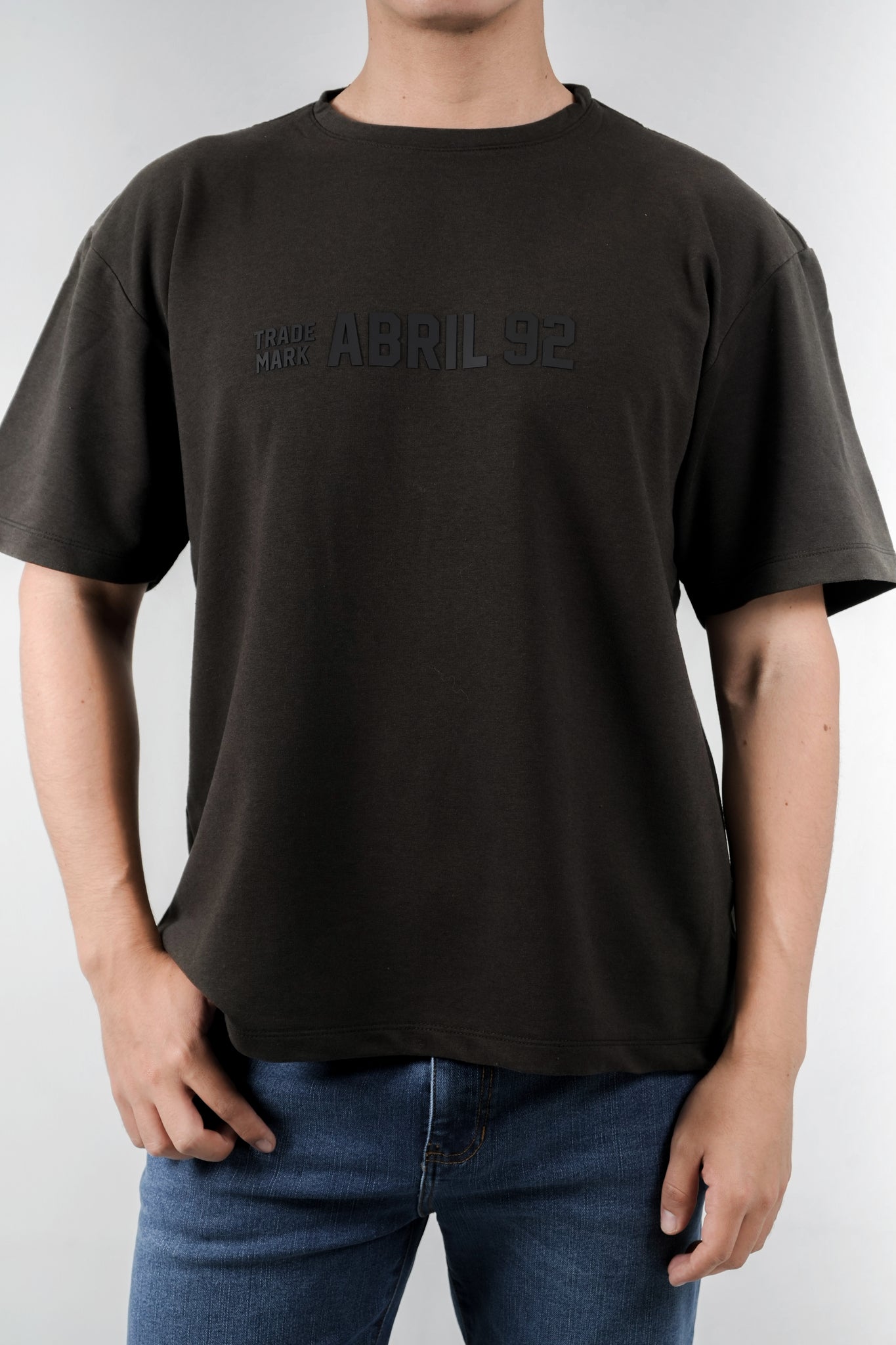 Camiseta negra con estampado para hombre