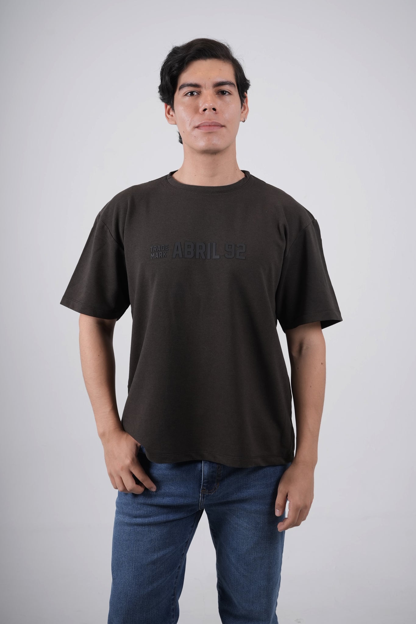 Camiseta negra con estampado para hombre