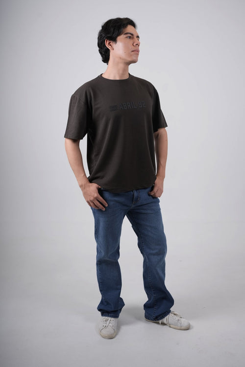 Camiseta negra con estampado para hombre