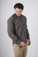 Camisa a cuadros negra y beige para hombre