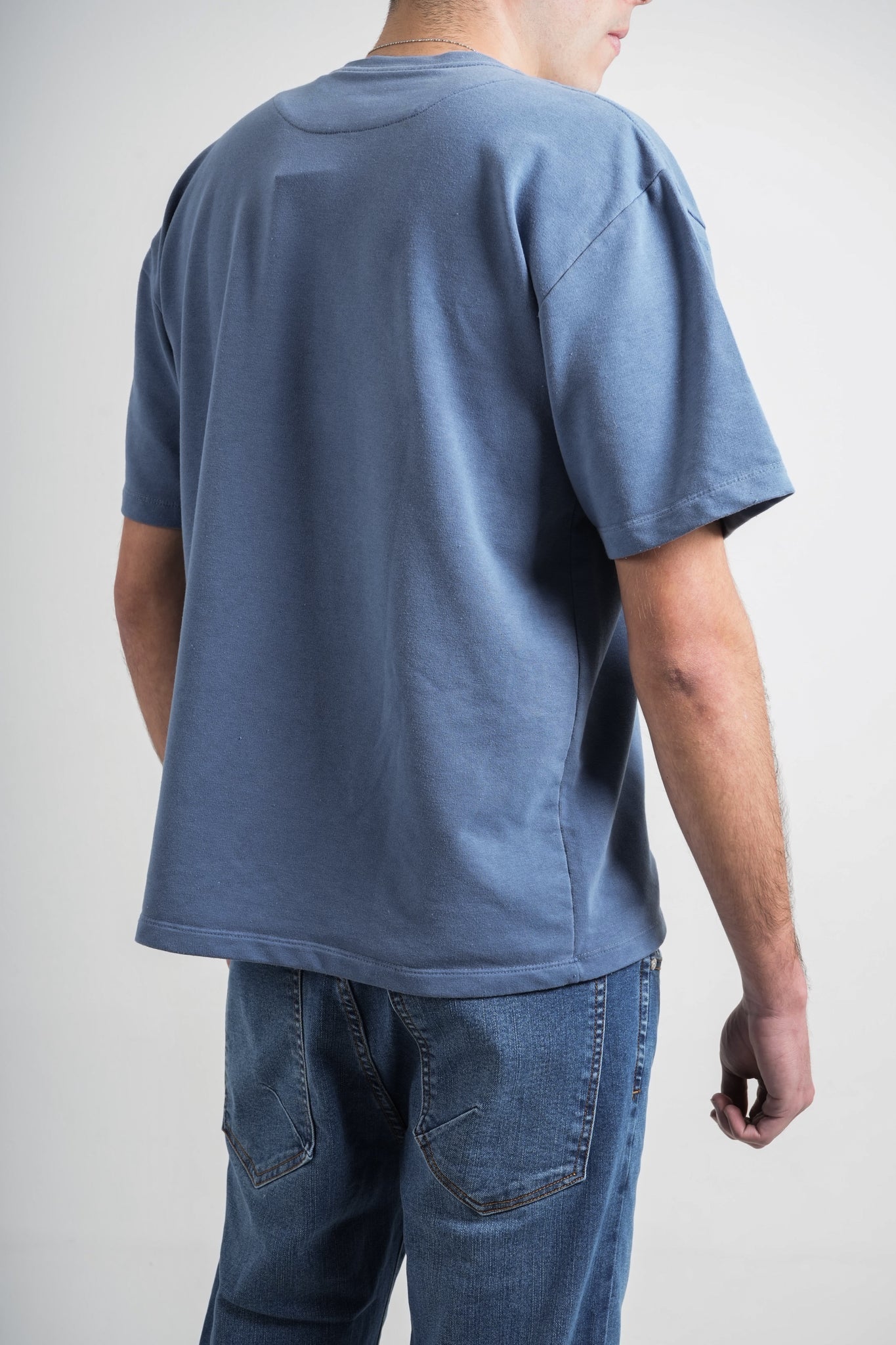 Camiseta azul con estampado para hombre