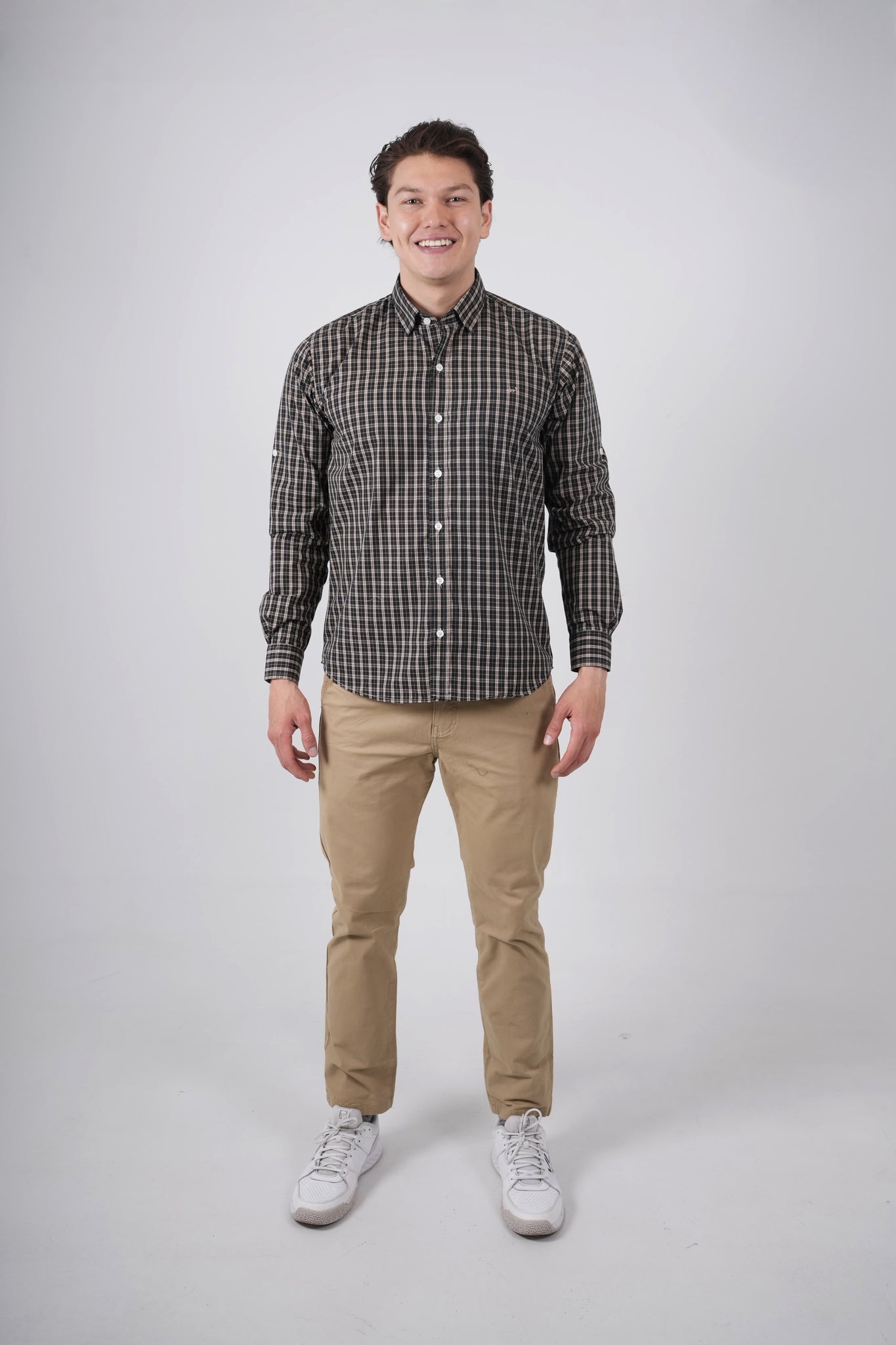 Camisa a cuadros negra y beige para hombre