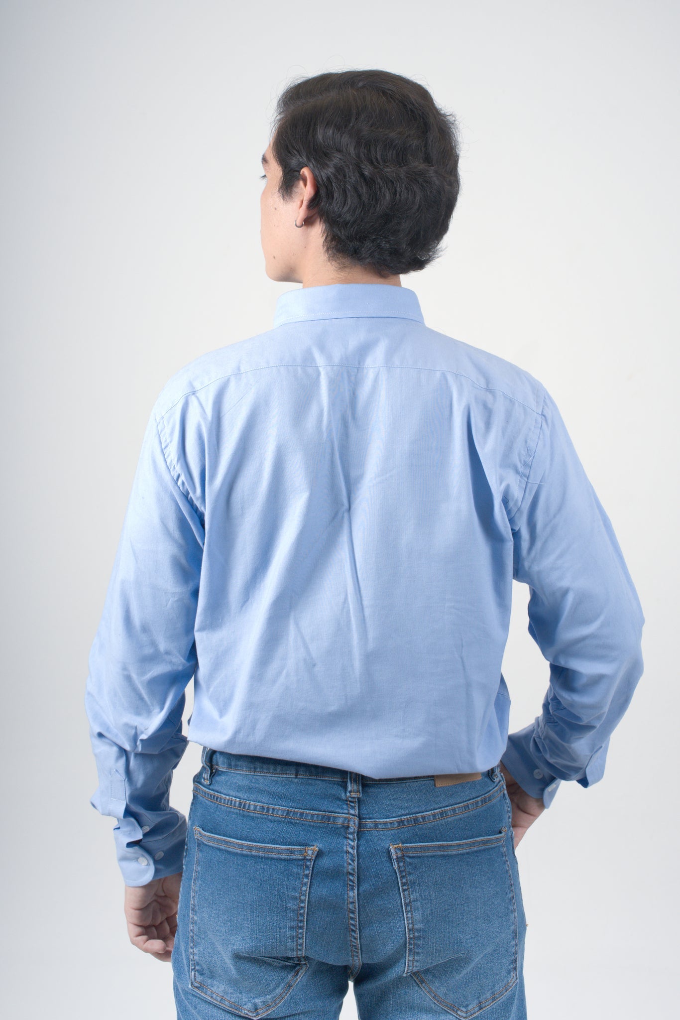 Camisa azul para hombre
