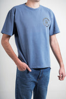 Camiseta azul con estampado para hombre