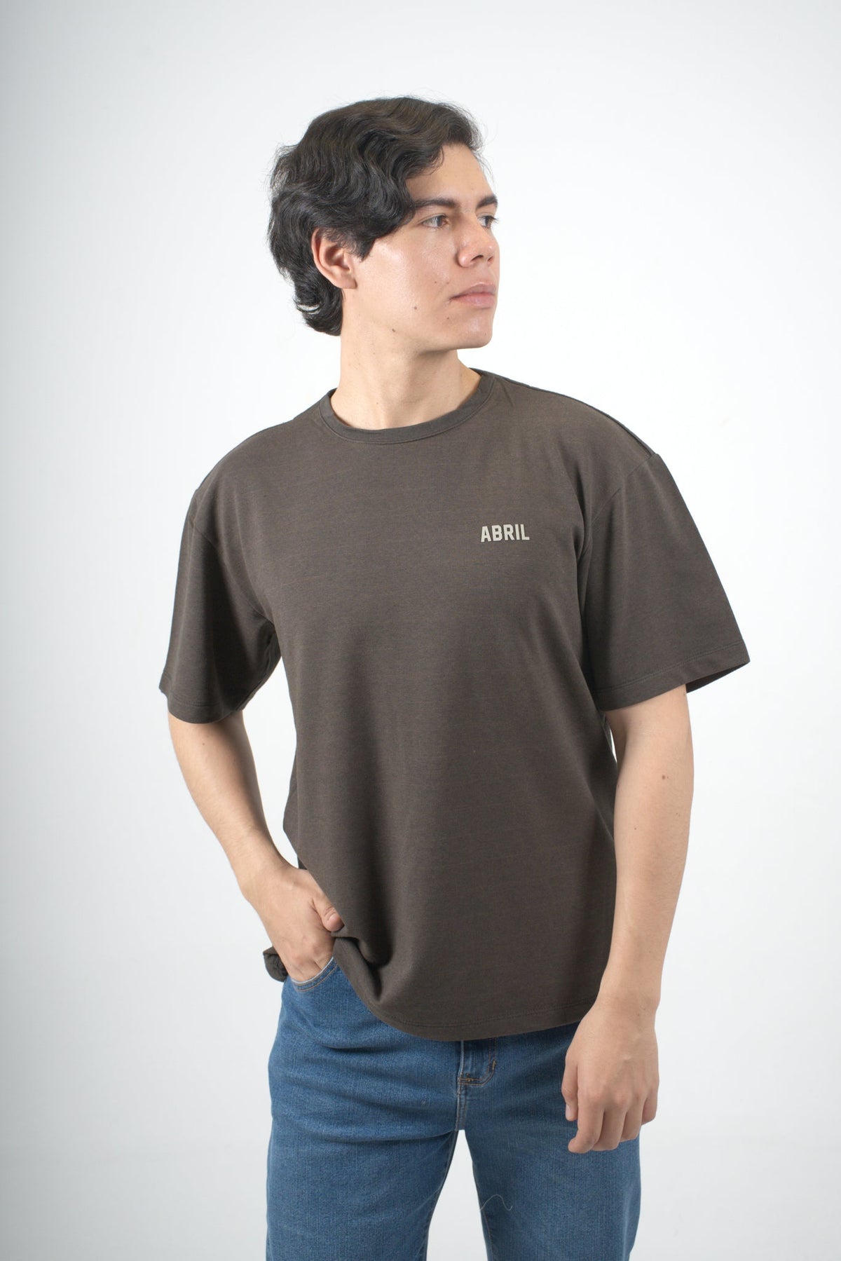 Camiseta café oversize para hombre