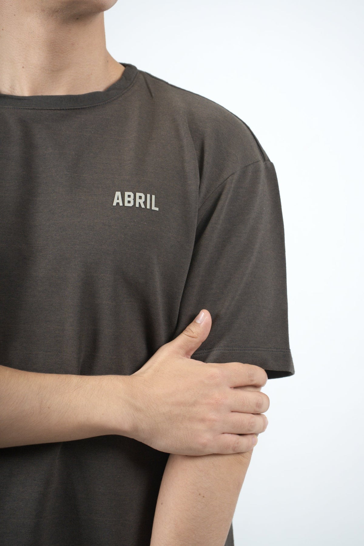 Camiseta café oversize para hombre