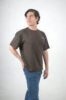 Camiseta café oversize para hombre