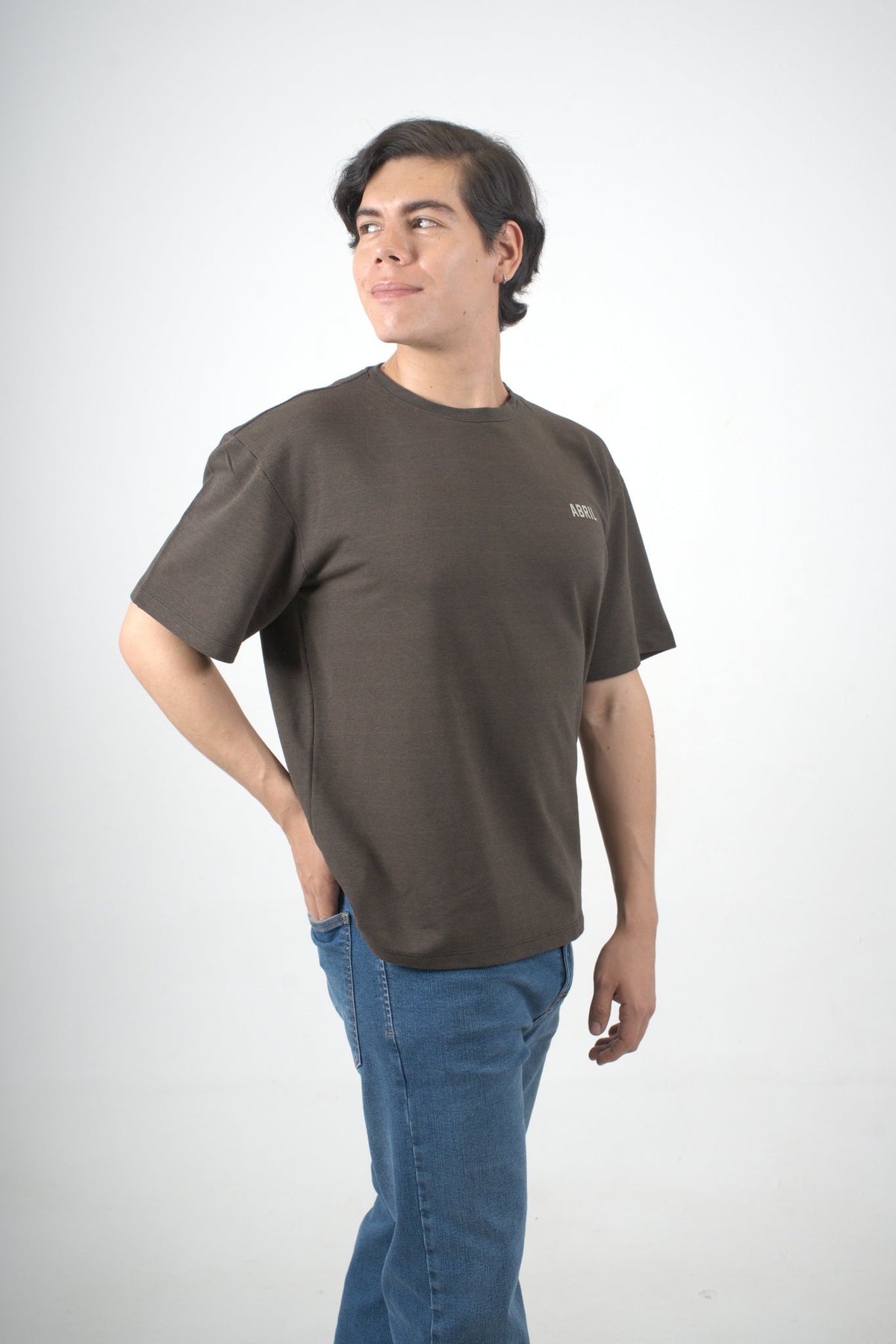 Camiseta café oversize para hombre