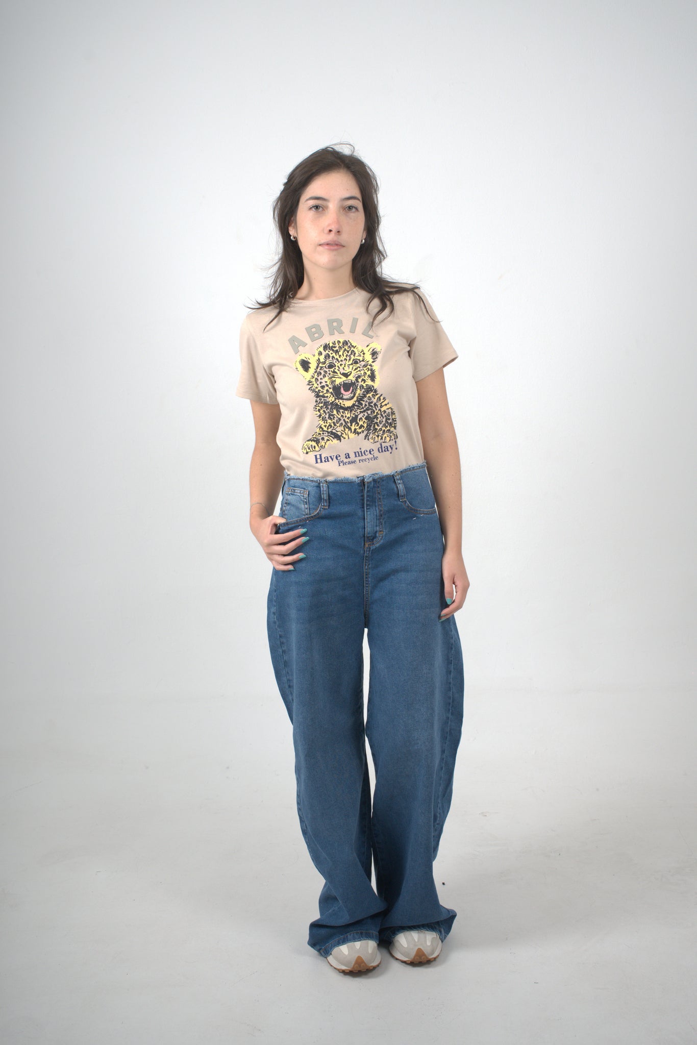 Camiseta beige edición Wild Tigre