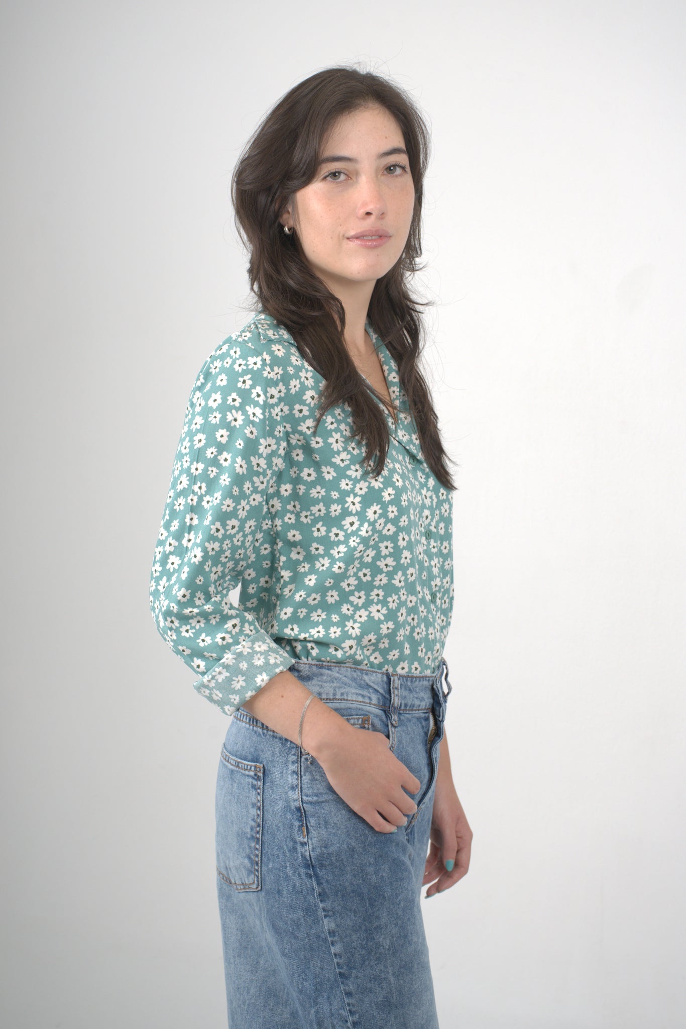Blusa verde con estampado floral para mujer