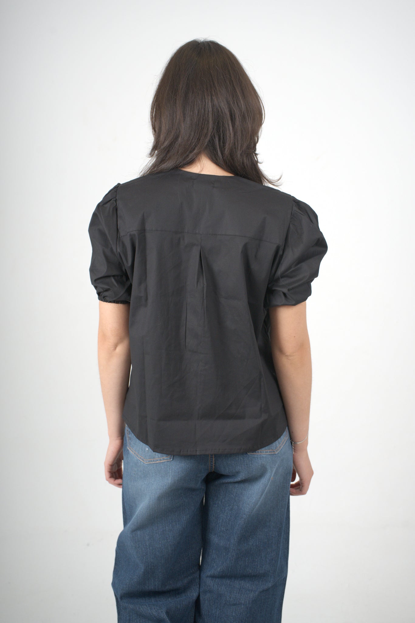 Blusa negra manga corta para mujer