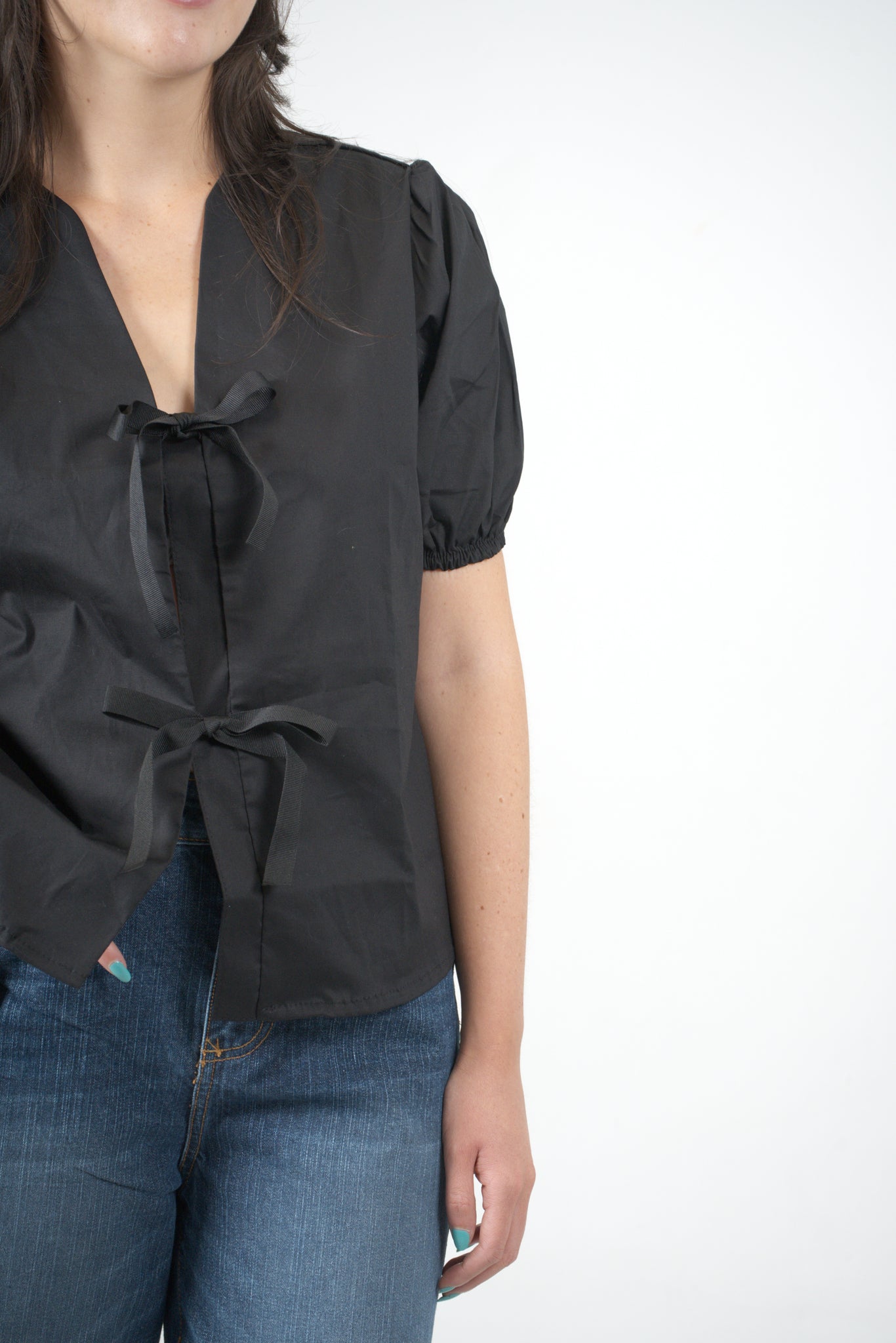 Blusa negra manga corta para mujer