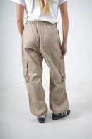 Pantalón cargo beige para mujer