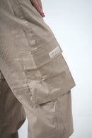 Pantalón cargo beige para mujer