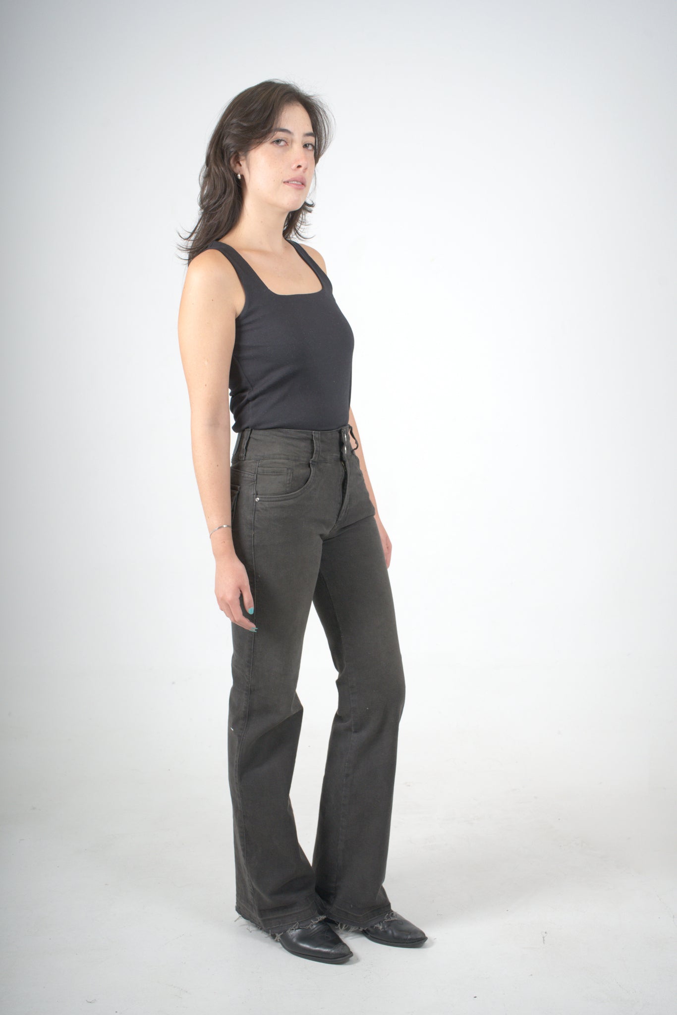 Blusa negra sin mangas para mujer