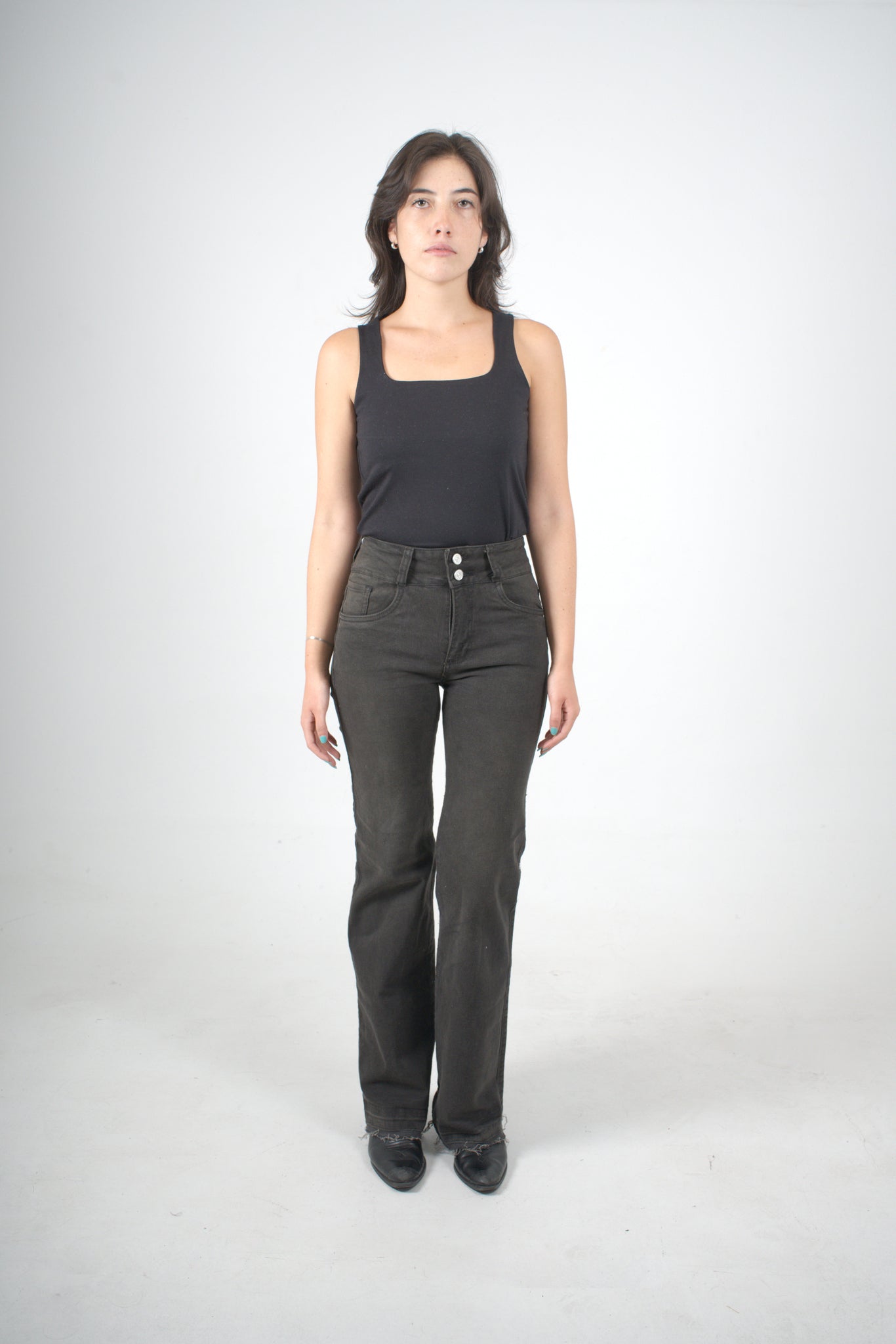 Jean gris oscuro de bota recta para mujer