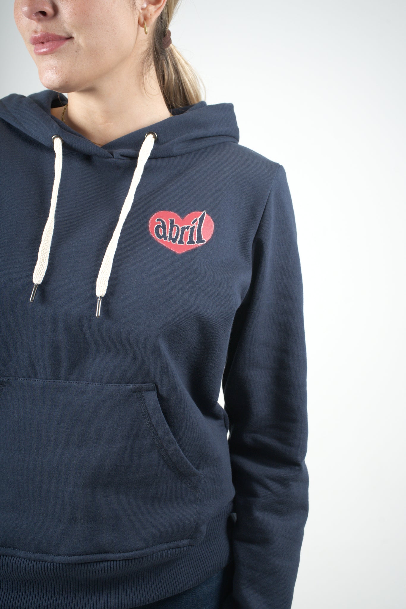 Buzo azul oscuro edición cherry para mujer