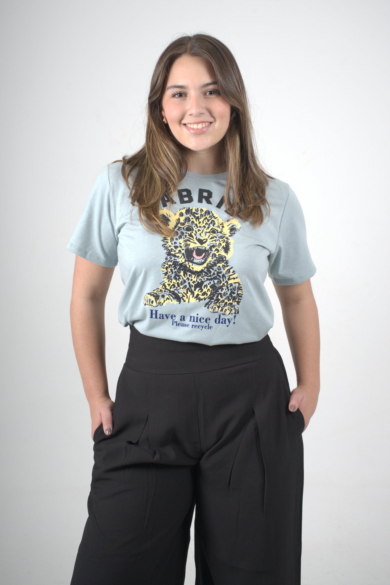 Camiseta verde claro con estampado tigre