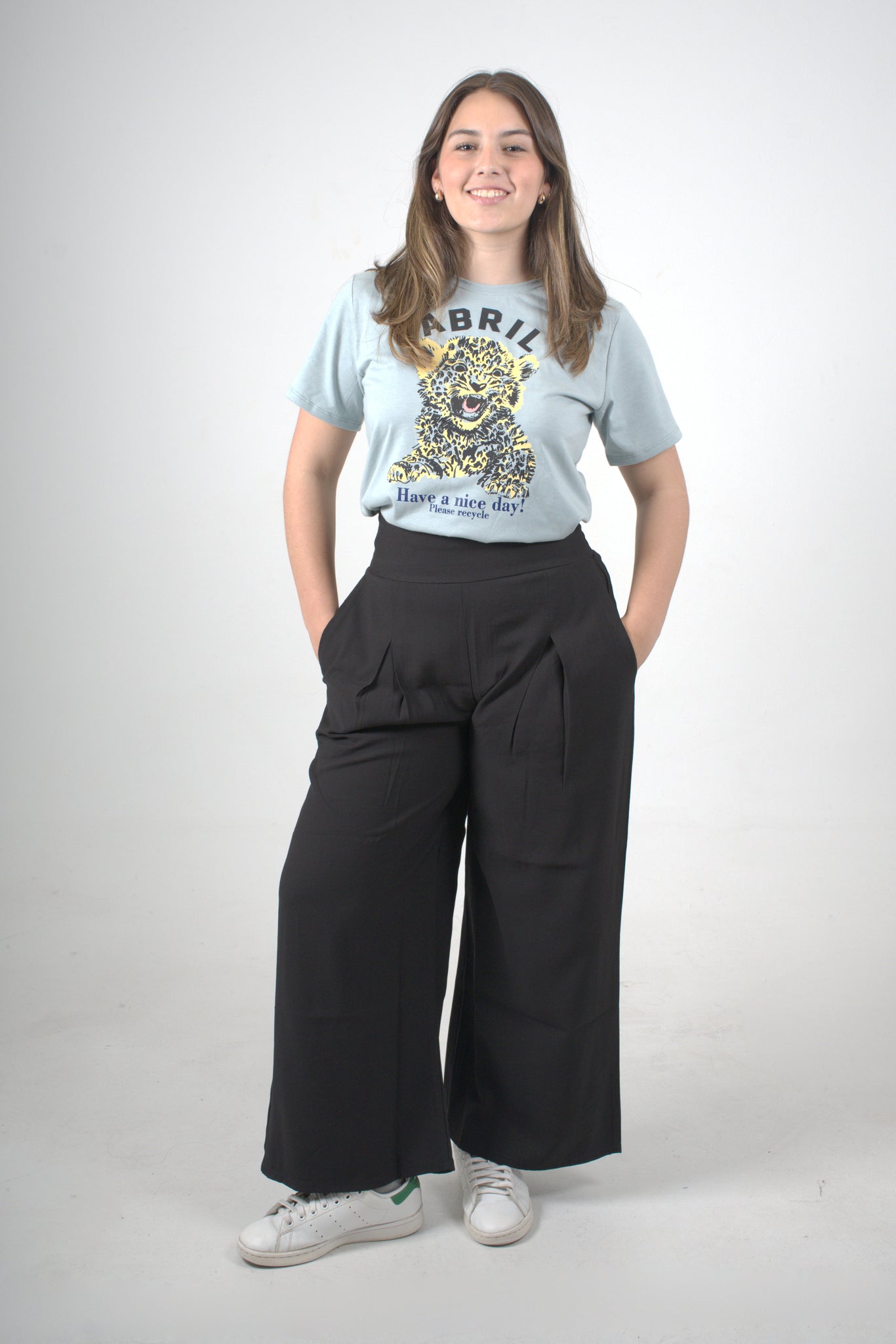 Camiseta verde claro con estampado tigre