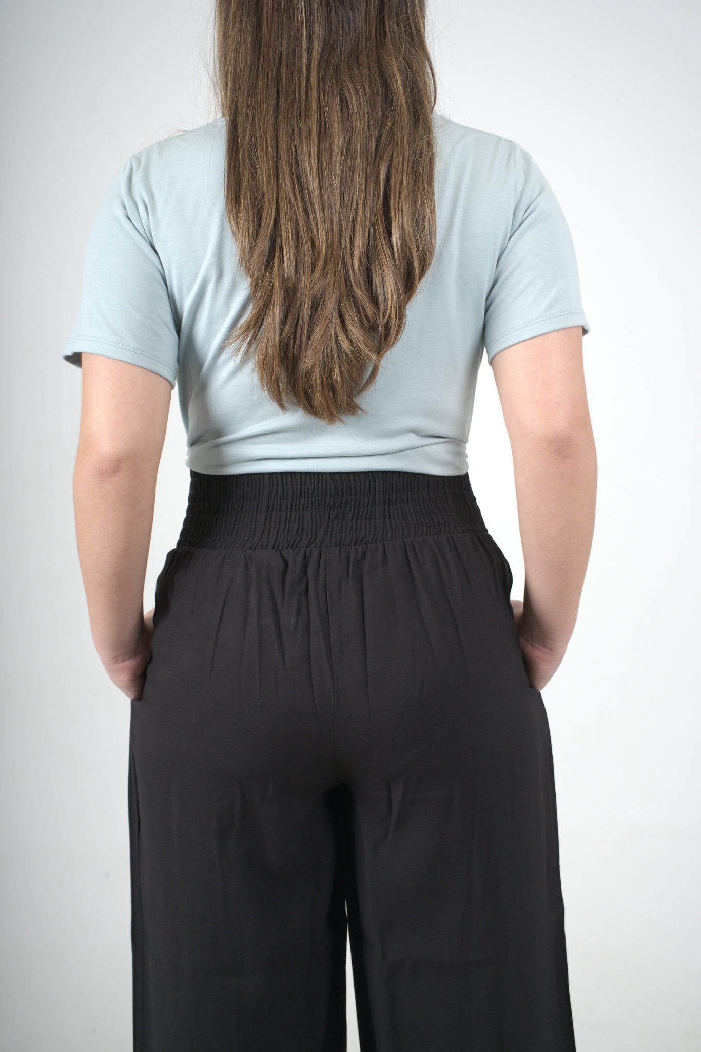 Pantalón negro bota ancha para mujer