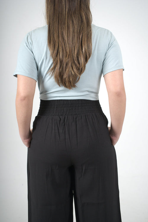 Pantalón negro bota ancha para mujer