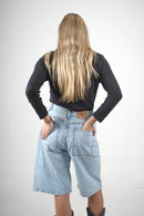 Bermuda en denim tono claro para mujer