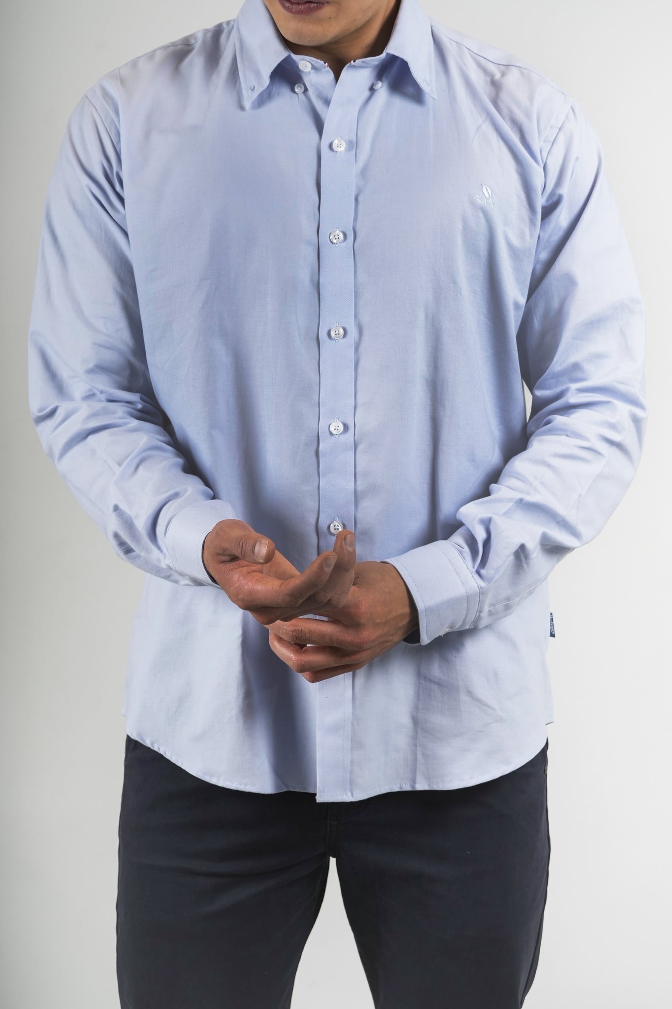 Camisa azul claro para hombre