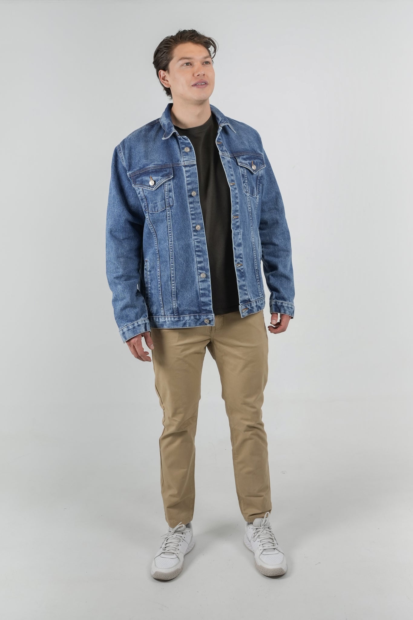 Chaqueta de jean oscura