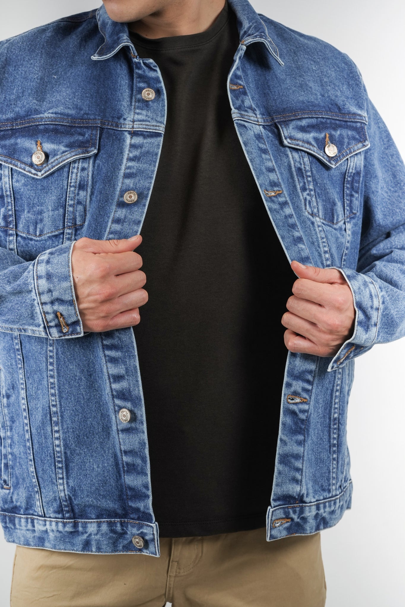 Chaqueta de jean oscura
