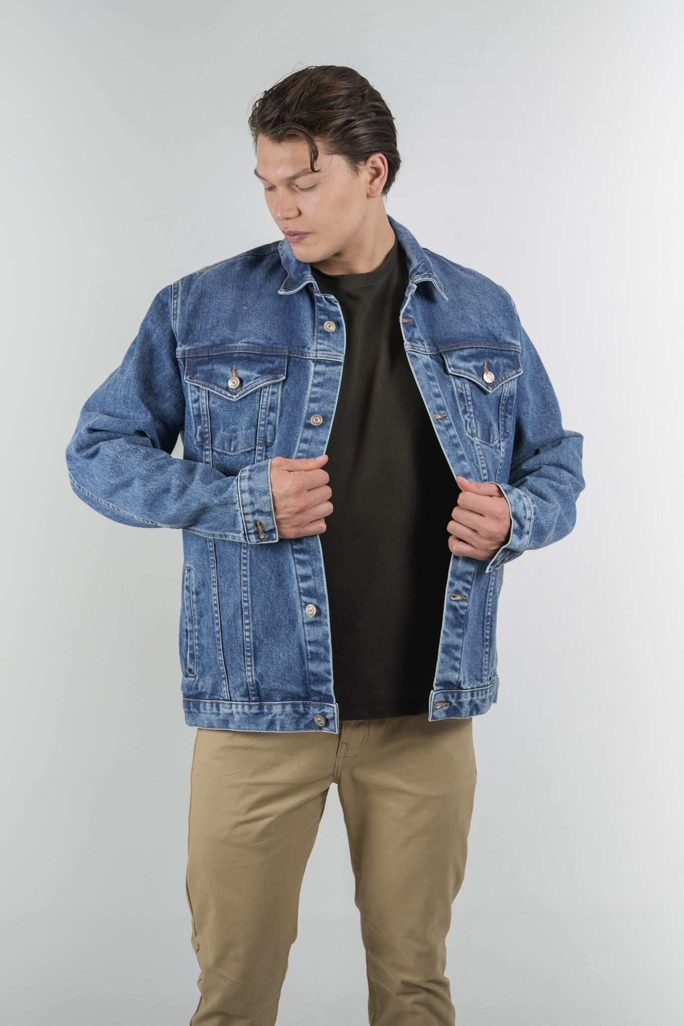 Chaqueta de jean oscura