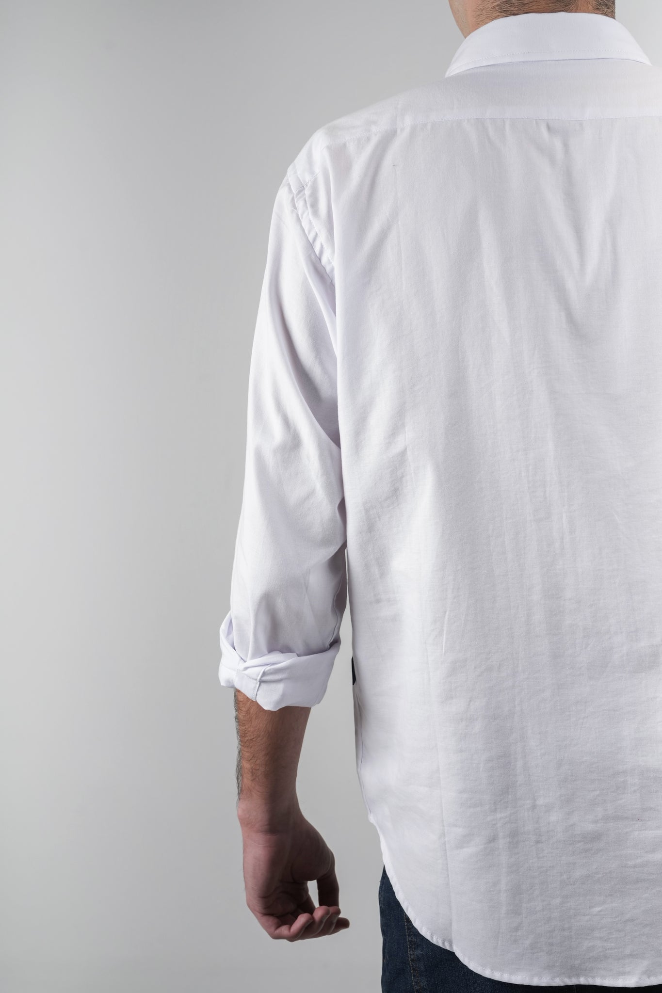 Camisa blanca para hombre