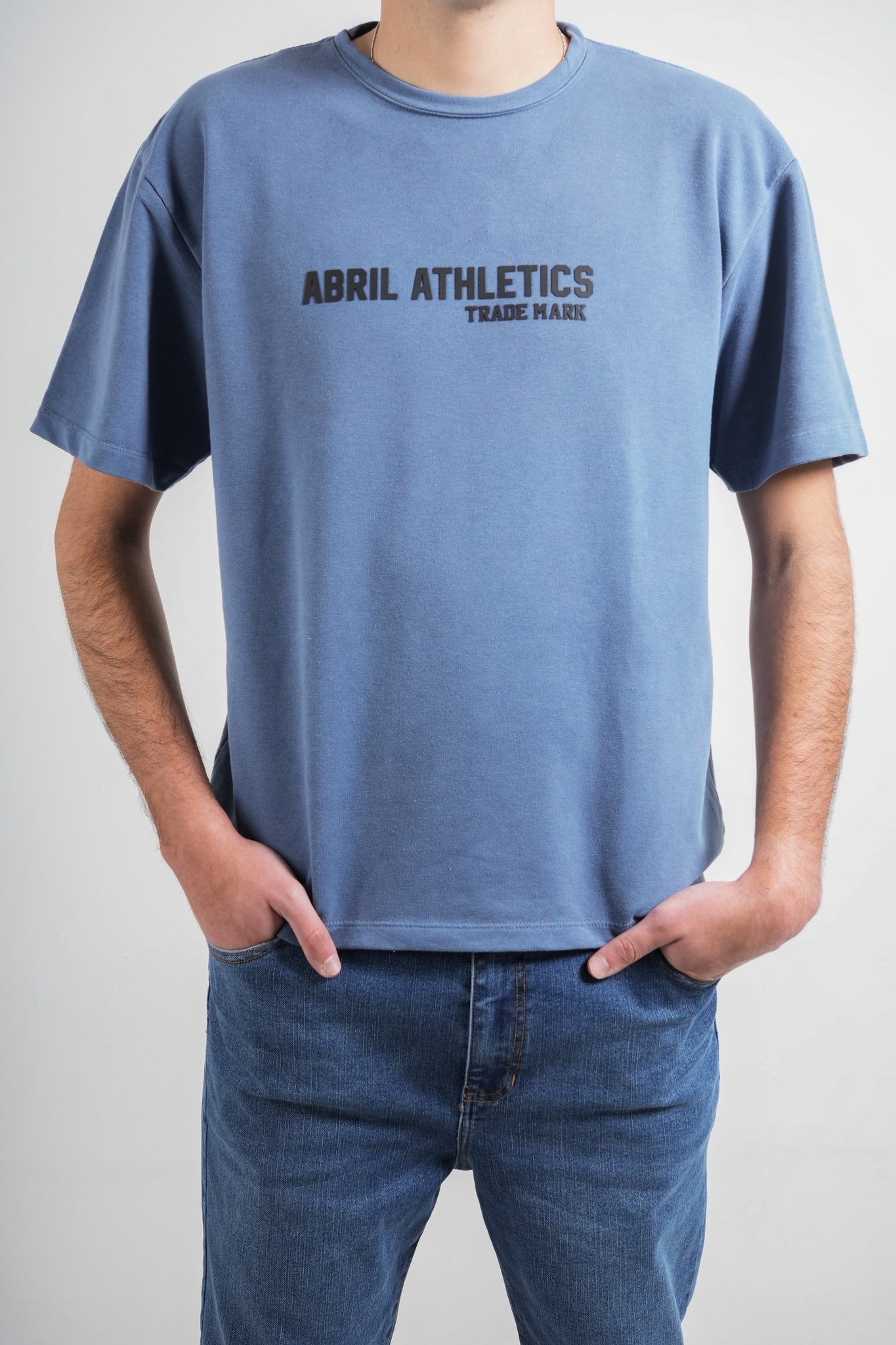 Camiseta azul con estampado para hombre