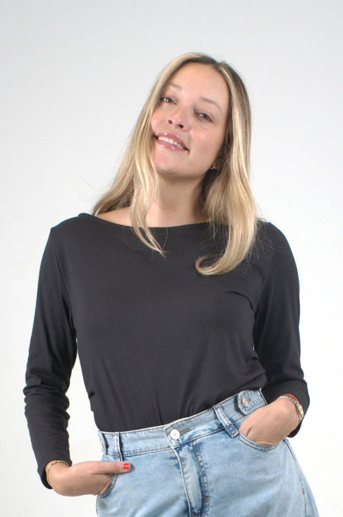 Blusa negra manga larga para mujer